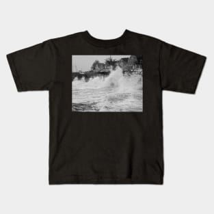 A slight splash on the Lynn Waterfront Lynn MA Storm Kids T-Shirt